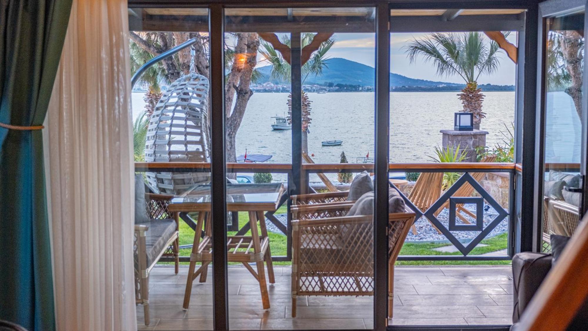 Tringo Bungalov Ayvalik Bagian luar foto
